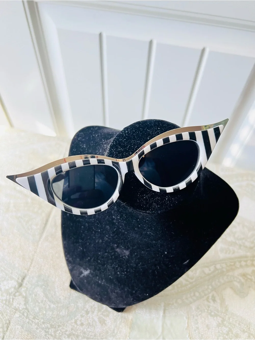 Striped Cat-Eye Sunglasses - Black & White